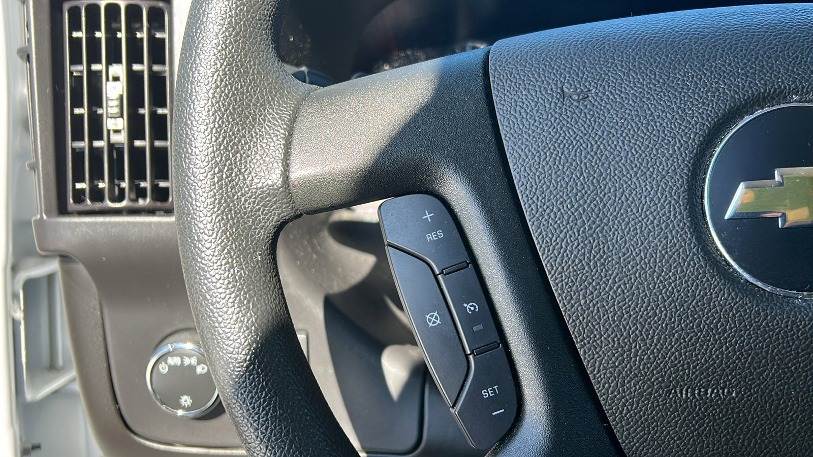 2024 Chevrolet Express Cargo 2500 WT