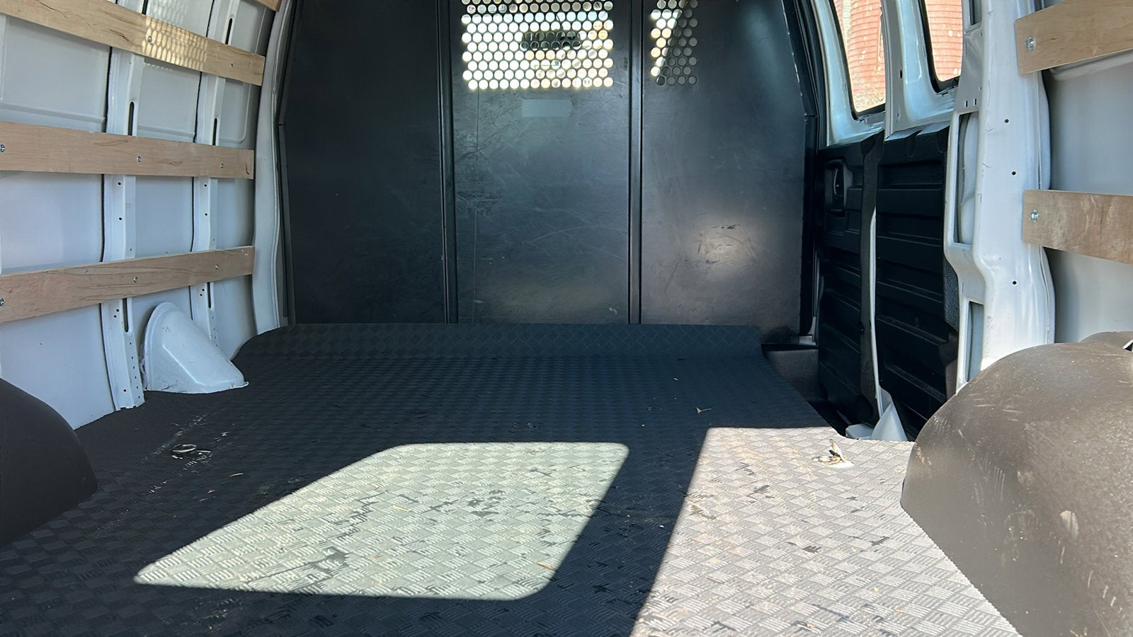 2024 Chevrolet Express Cargo 2500 WT