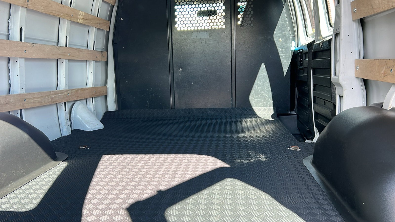 2024 Chevrolet Express Cargo 2500 WT