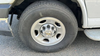 2024 Chevrolet Express Cargo 2500 WT