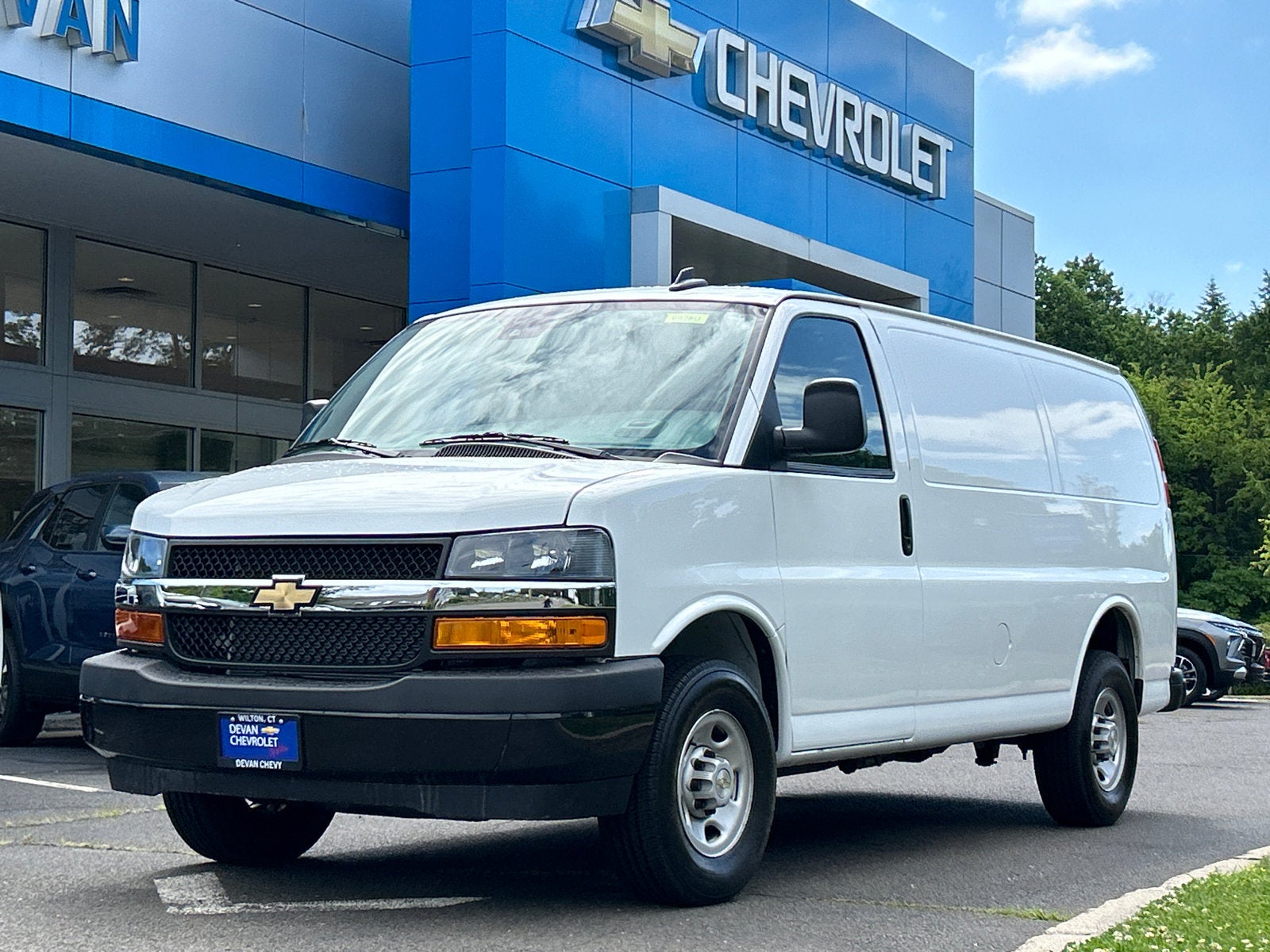 2024 Chevrolet Express Cargo 2500 WT
