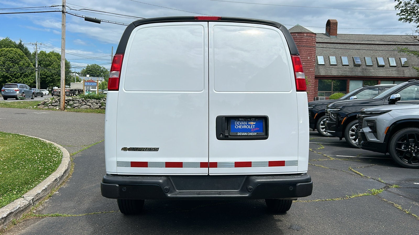 2024 Chevrolet Express Cargo 2500 WT