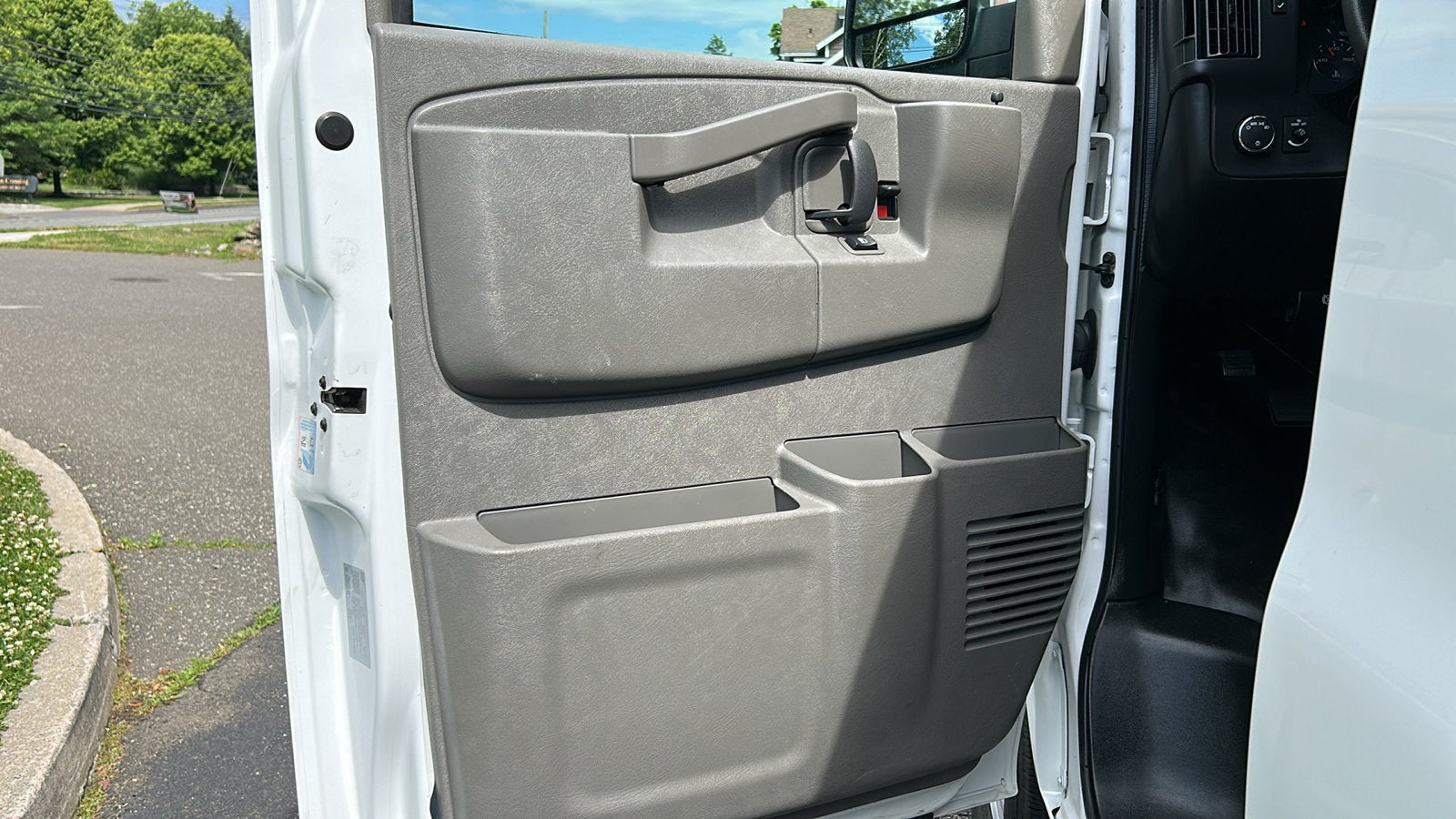 2024 Chevrolet Express Cargo 2500 WT