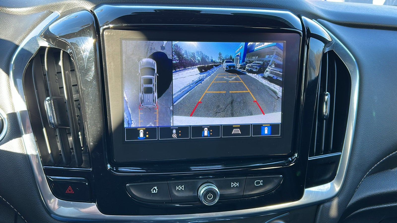 2023 Chevrolet Traverse LT Leather