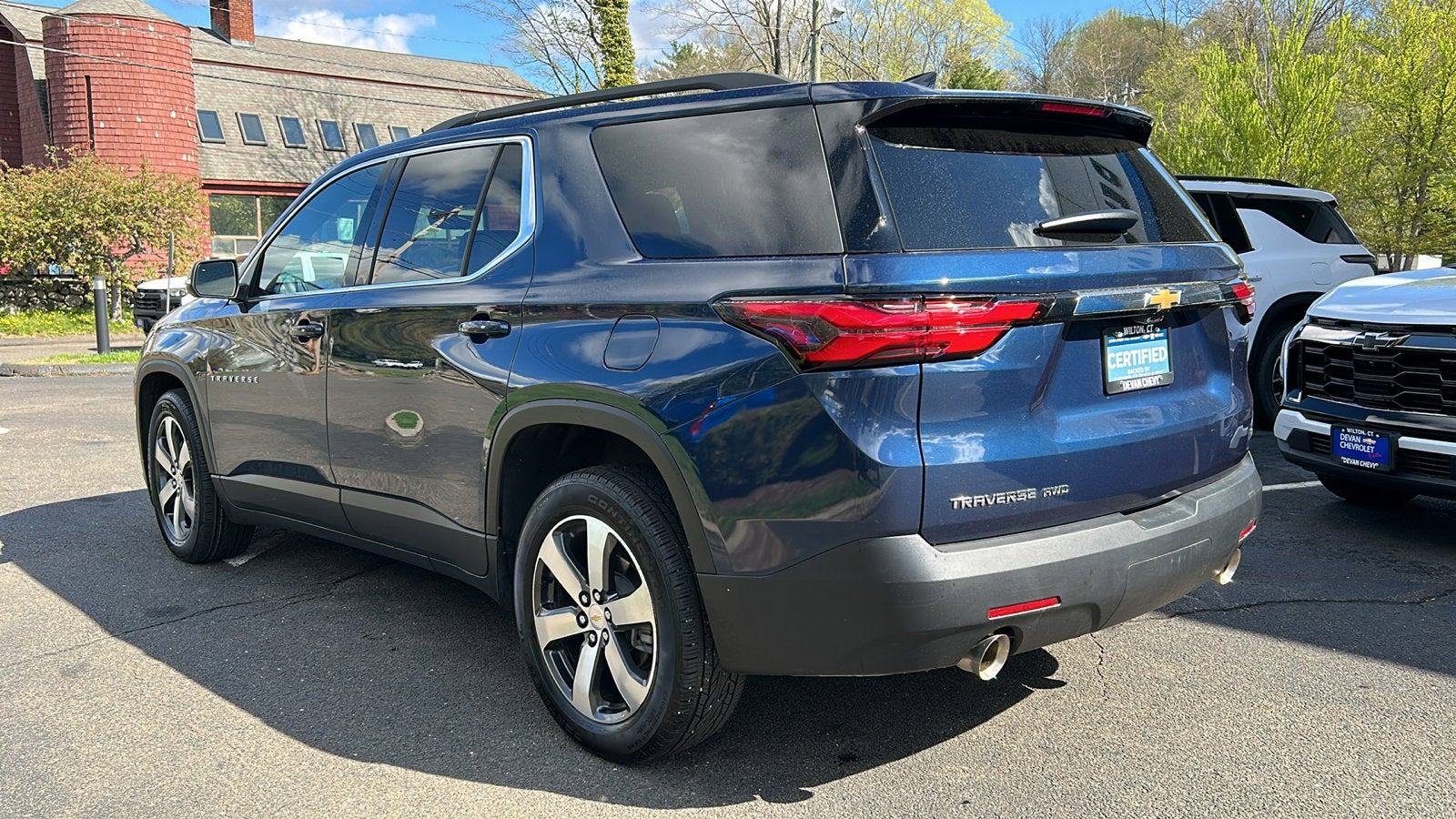 2023 Chevrolet Traverse LT Leather