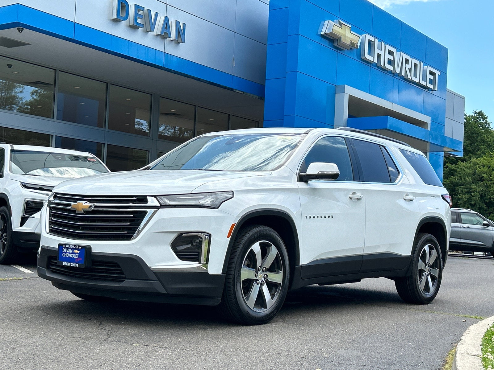 2023 Chevrolet Traverse LT Leather