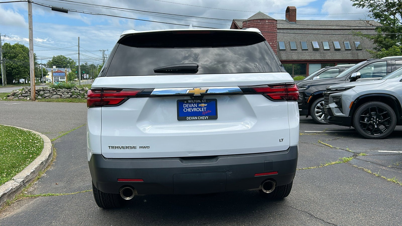 2023 Chevrolet Traverse LT Leather