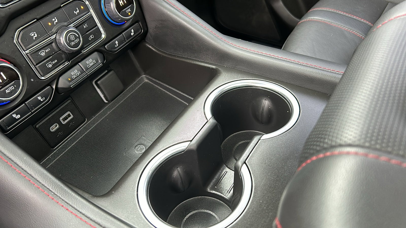 2022 Chevrolet Suburban RST