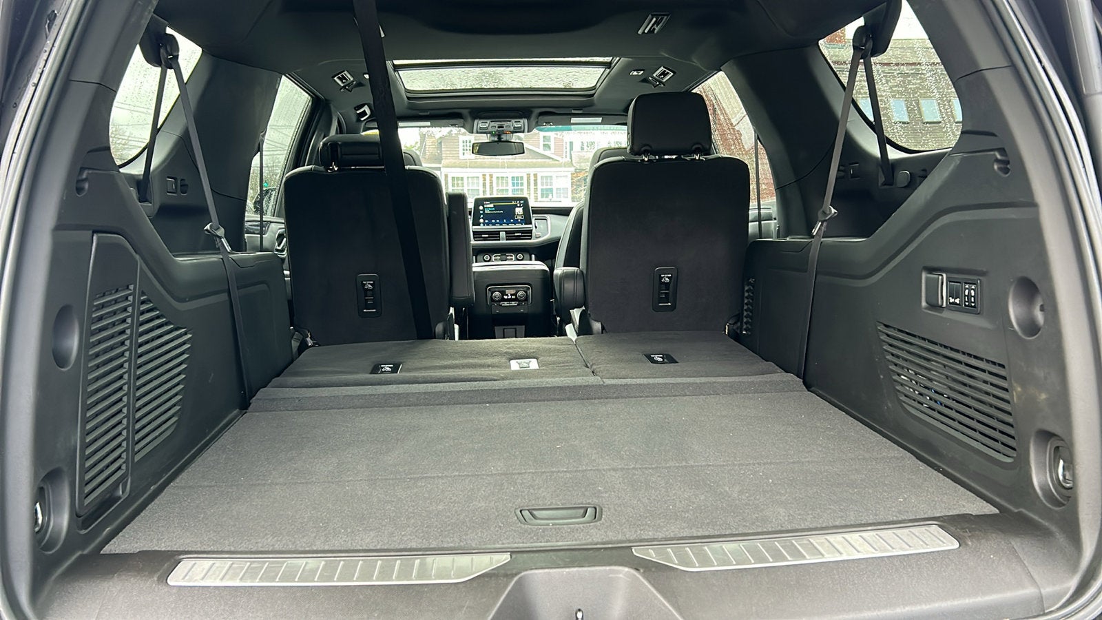 2022 Chevrolet Suburban RST