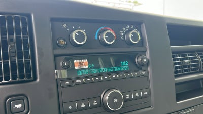 2025 Chevrolet Express Cutaway 3500 1WT