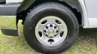 2025 Chevrolet Express Cutaway 3500 1WT