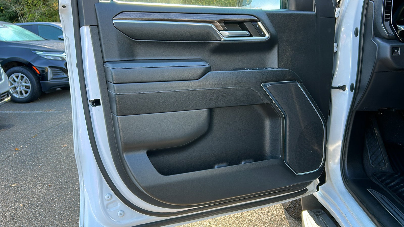 2023 Chevrolet Silverado 1500 LT - Photo 8