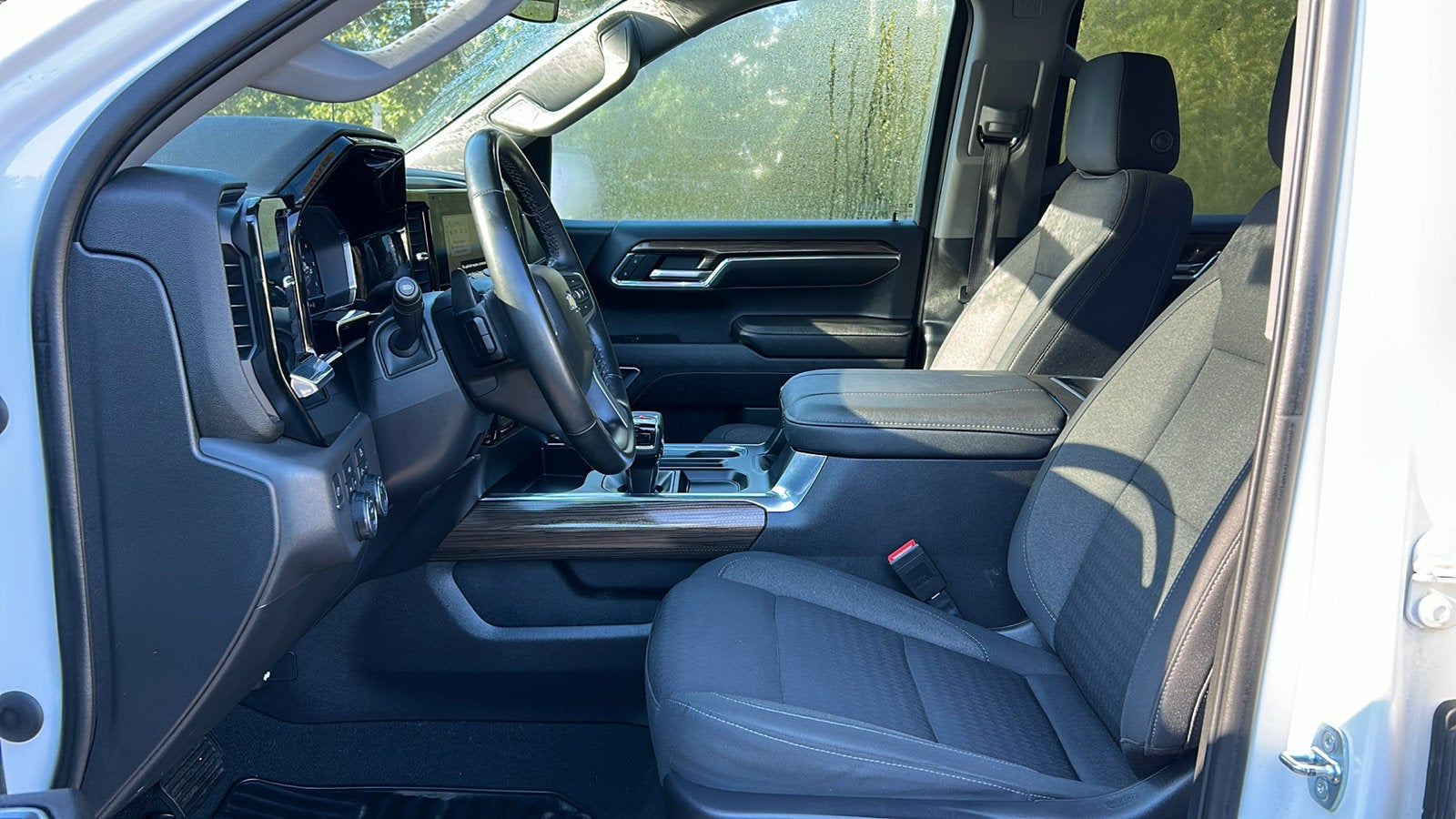 2023 Chevrolet Silverado 1500 LT - Photo 9