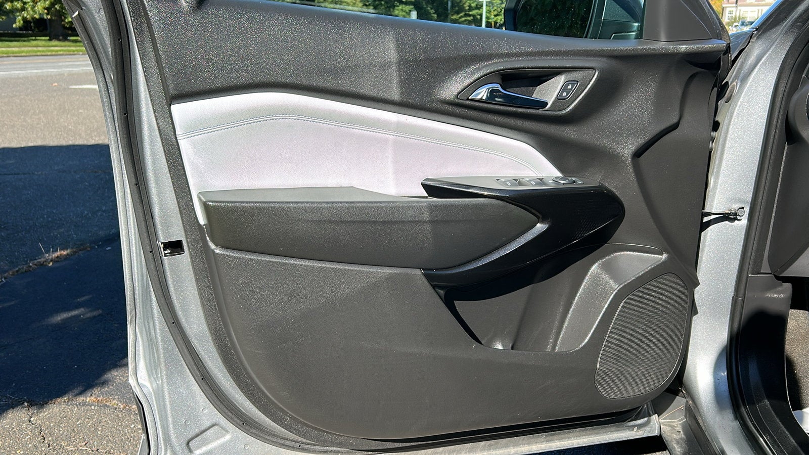 2024 Chevrolet Trax LT - Photo 8
