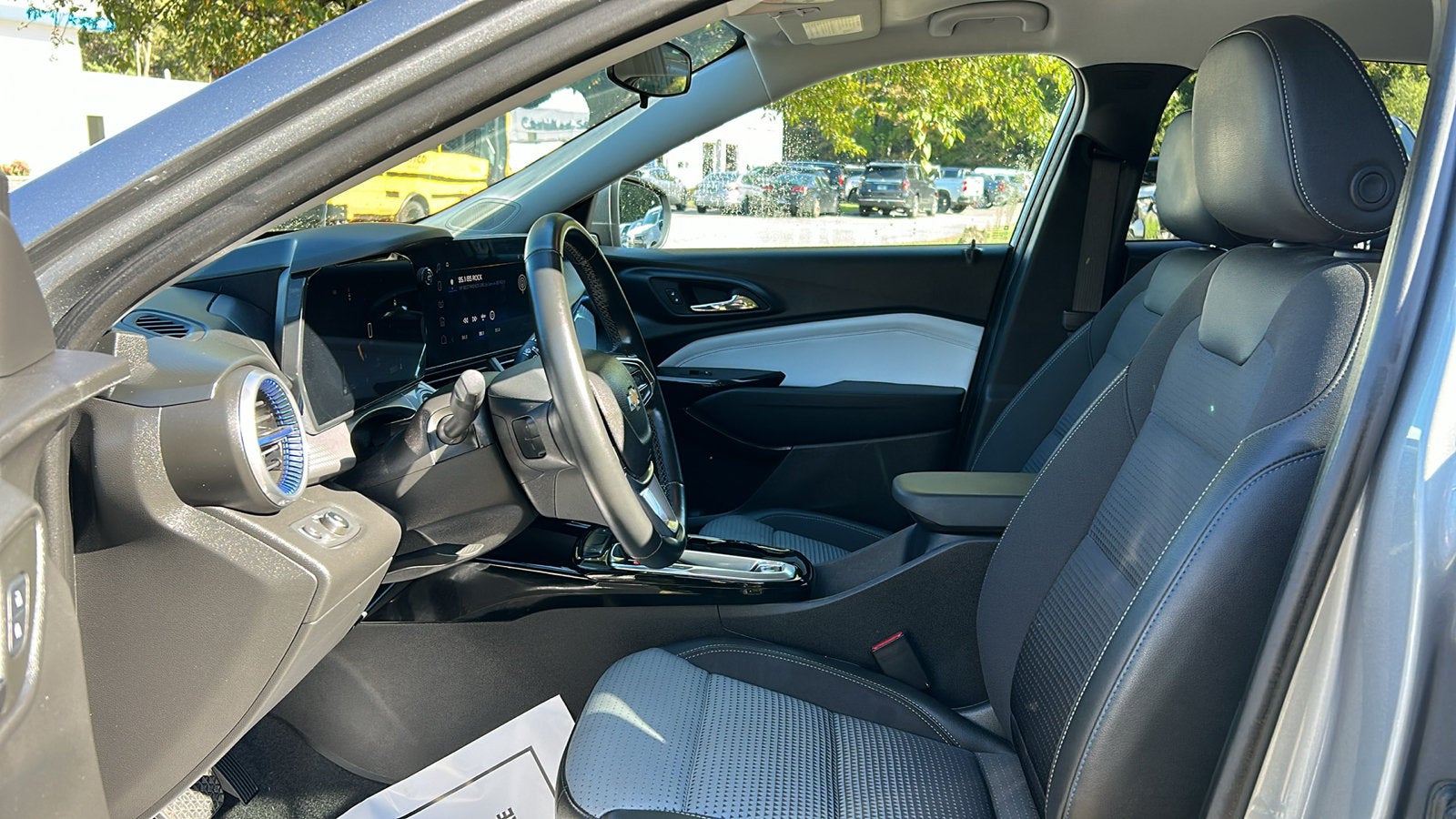 2024 Chevrolet Trax LT - Photo 9